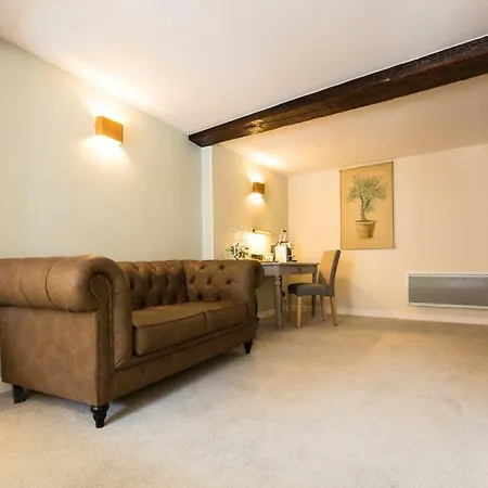 Logis Du Parvis ***face Cathedrale/in Front Of The Cathedral*** Laon