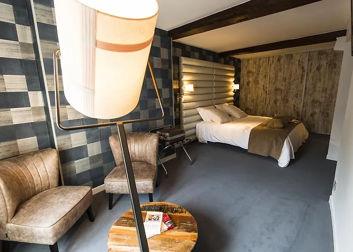 Bed & Breakfast Logis Du Parvis ***face Cathedrale/in Front Of The Cathedral*** Laon