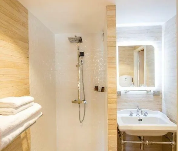 Logis Du Parvis ***face Cathedrale/in Front Of The Cathedral*** 4* Laon