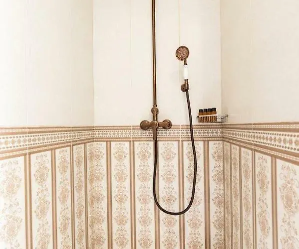 Logis Du Parvis ***face Cathedrale/in Front Of The Cathedral*** 4*