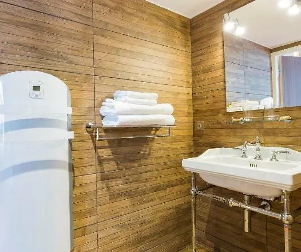 Logis Du Parvis ***face Cathedrale/in Front Of The Cathedral*** 4* Laon